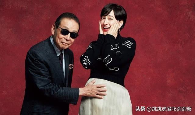 日本最美混血主播:名人二代收割机,42岁挺着孕肚嫁前首相之子