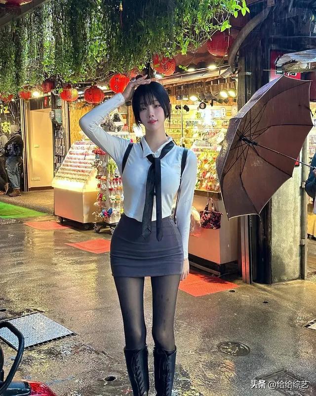 韩国百万级女主播hankung,清纯外表,性感身材,反差感十足