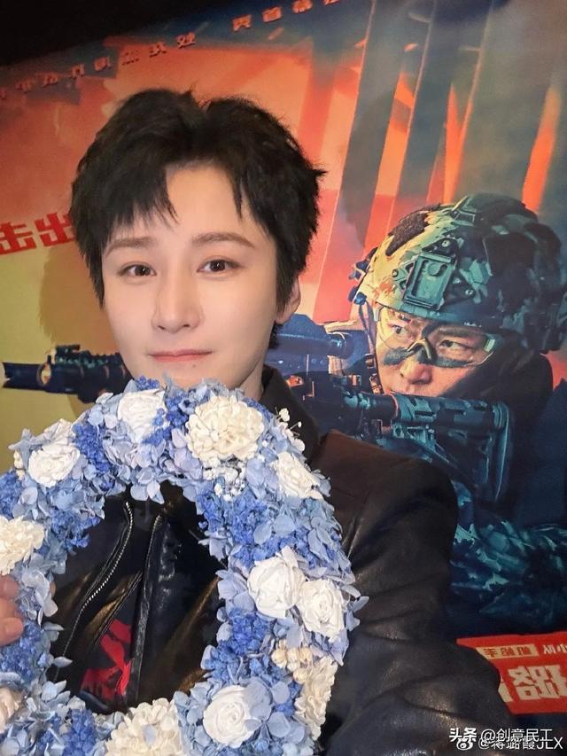 她一夜爆火,打脸多少女明星!