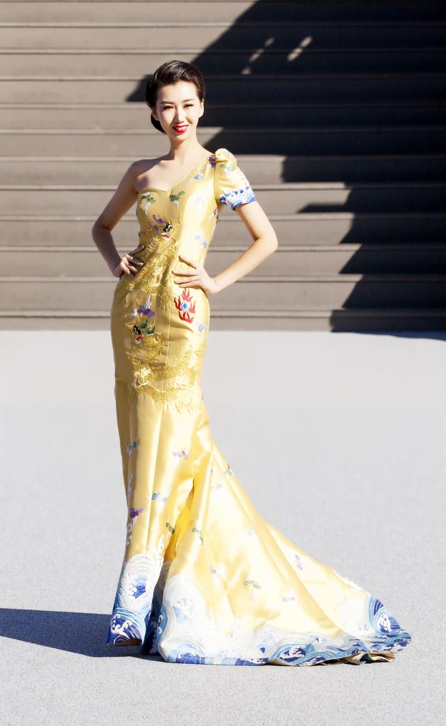 中国十大顶级超模:谁才是T台上的真正女王?