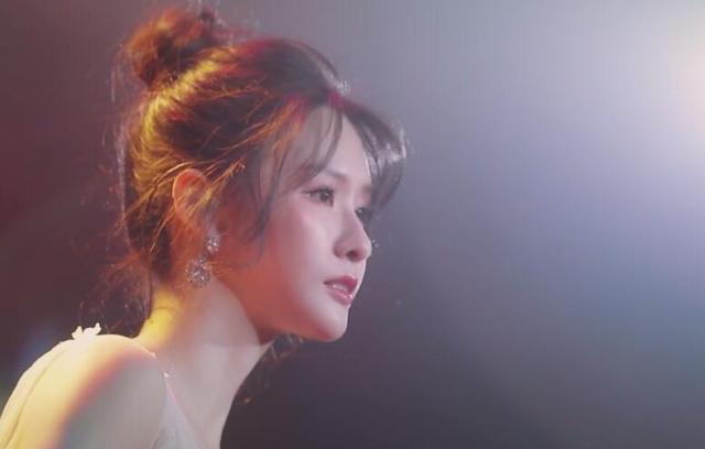 她本是斗鱼公认女神,却亲手毁掉清纯形象,如今复播还被吐槽