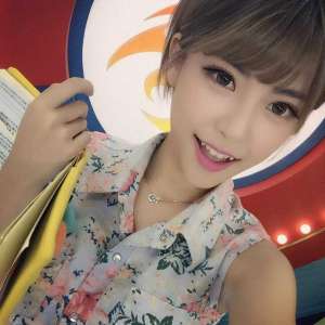 熊猫的女主播房间号(熊猫直播时期的周淑怡，被传和药水哥是CP，还差点假戏真做)