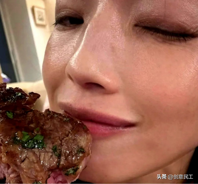 她一夜爆火,打脸多少女明星!