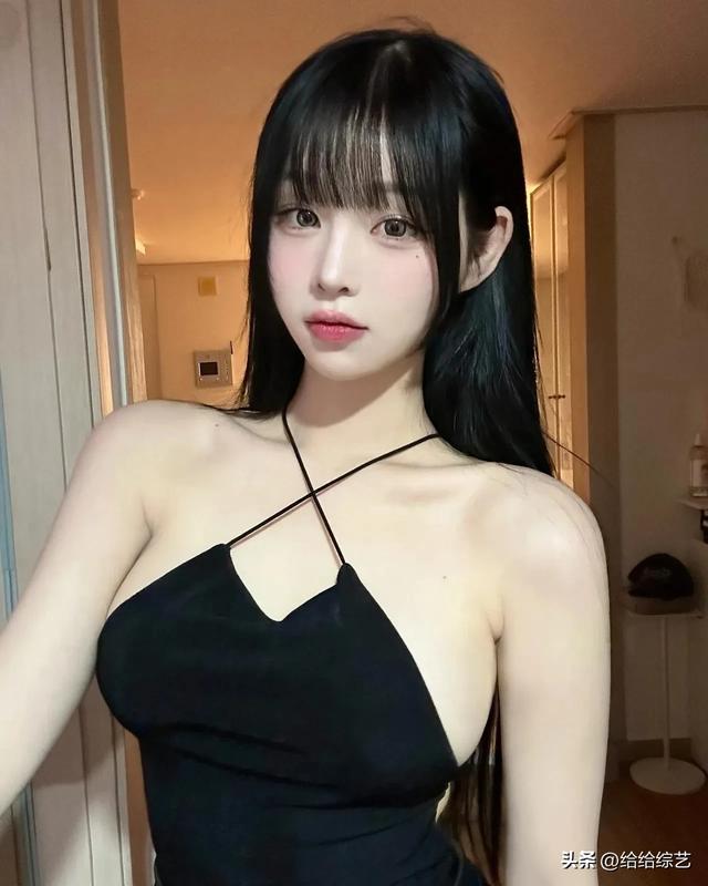 韩国百万级女主播hankung,清纯外表,性感身材,反差感十足