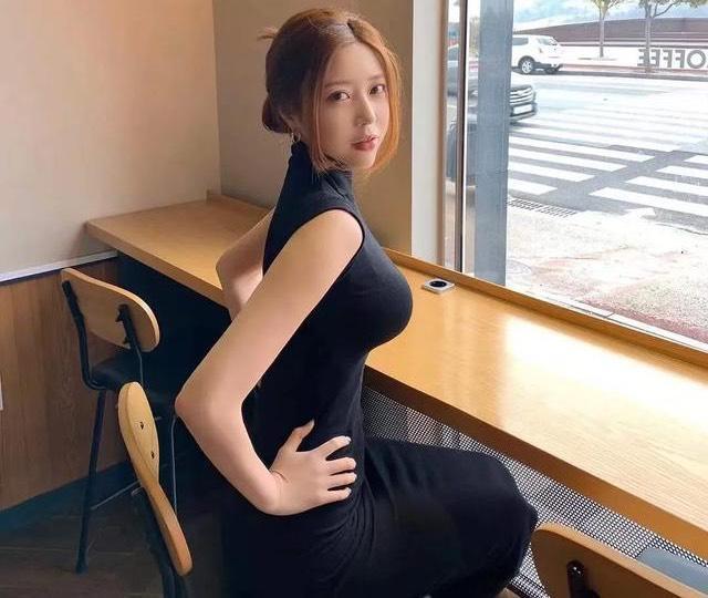 王思聪花2亿未签到的韩国女主播！细腰九头身！完美腰身怎么练成