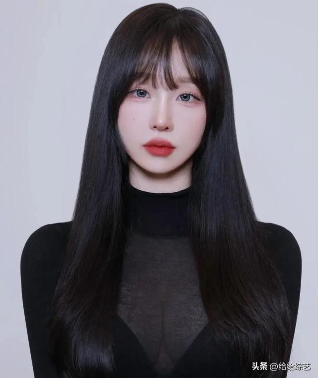 韩国百万级女主播hankung,清纯外表,性感身材,反差感十足