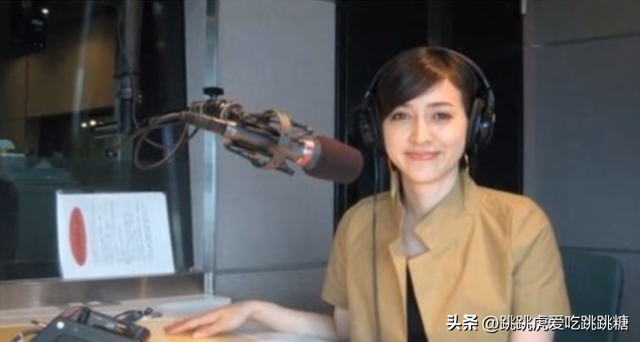 日本最美混血主播:名人二代收割机,42岁挺着孕肚嫁前首相之子