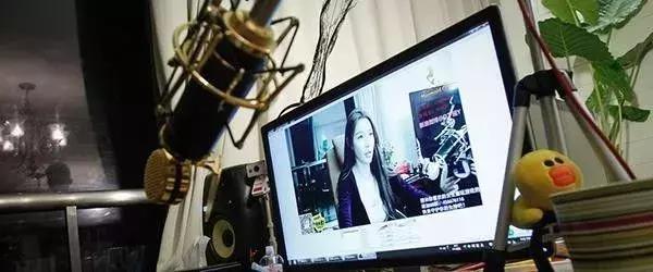 “一进直播间就像谈恋爱”，男子借高利贷打赏女主播挥霍十几万，没钱给女儿买奶粉