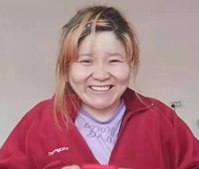 劣迹网红偷偷复出，郭老师戴面具，风小逸不敢露脸，铁山靠换平台
