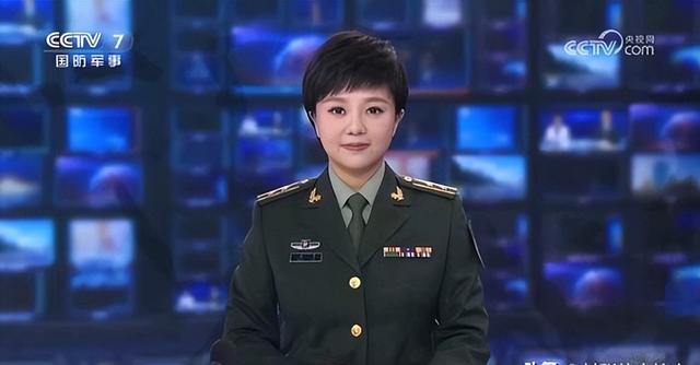 央视《军事报道》四大美女,全国唯一穿军装播报新闻的主播