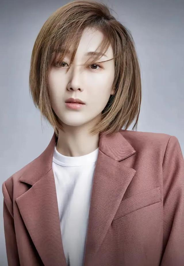 十二位央视美女主持人,每一位都是才貌双全,有没有喜欢的女主播