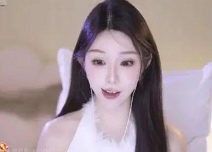 女主播阿沐沐的“200万条件”:笑点背后的现实与清醒