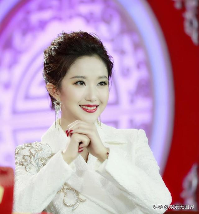 辽宁电视台16位美女主持人,刘心悦身材高挑,气质出众