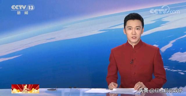 30位央视新闻主播的春节出镜服装,让人赏心悦目,谁搭配最好看?