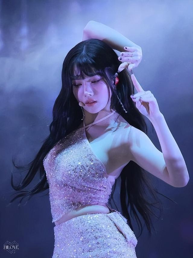 南韩尤物权恩妃火辣热舞!极品身材凹凸有致,美到令人窒息。