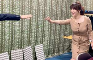 女主播爆乳(前日本NHK“巨乳”女主播惨遭网络暴力，被迫辞职后大拍写真“报复”流言)