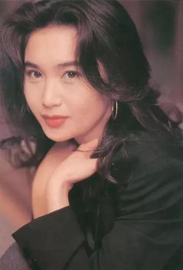 林青霞的胸,巩俐的腿,温碧霞的腰这6位中年女星性感起来迷死人
