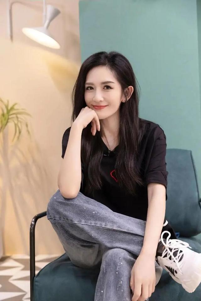 盘点中国十大最著名女主持人,周涛排名第二