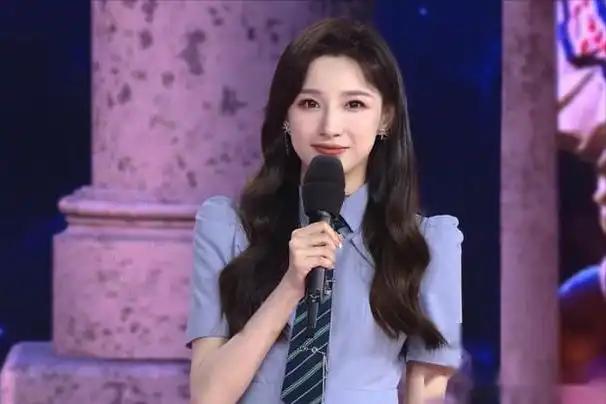 10个大美女,是央视各频道的“当家花旦”,最性感的是“六公主”