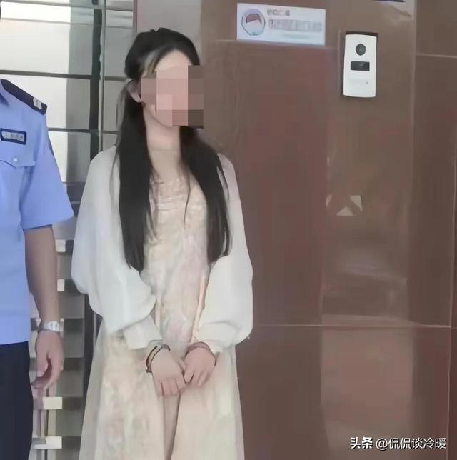 闹大了!广东河源女网红遭刑拘,深夜直播不堪入目,抓捕现场曝光