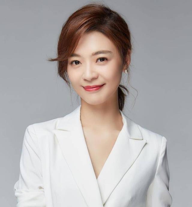 山东电视台20位美女主持人照片大全,个个端庄大气,深受观众喜爱