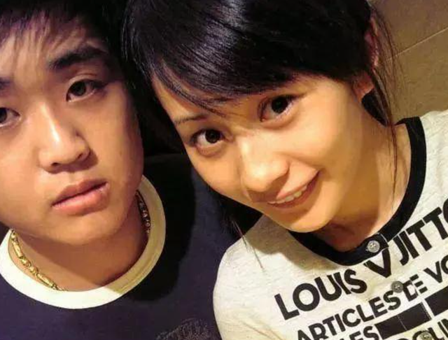 她曾被王思聪炮轰,如今3场直播赚1亿,当年傍的大款都赶着蹭热度