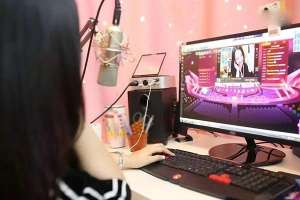 蛙趣视频之韩国女主播(内地关停10家涉黄播谣直播平台 违规者全行业禁入)