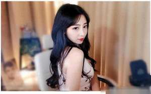 美女主播忘关摄头31分(不堪入目女主播忘关摄像头，换衣全过程被直播)