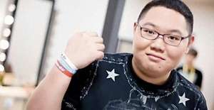 只看卢本伟的女主播(PDD拿朋友账号露脸直播，连麦女主播让跳热舞，还偷看她傲人身材)