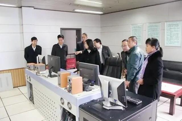 2017年,安徽一女会计贪污1158万,给男主播刷百万“钻石”