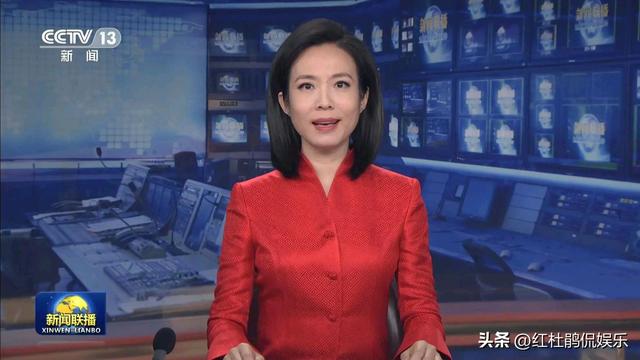 30位央视新闻主播的春节出镜服装,让人赏心悦目,谁搭配最好看?