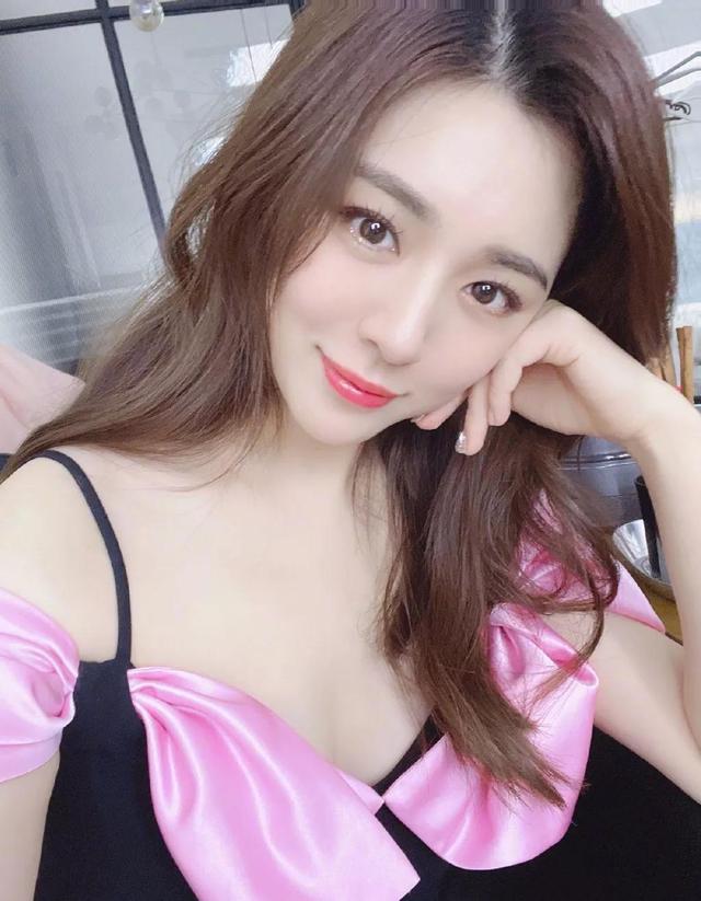 美女明星王晓晨高清写真美图,优雅迷人,性感大方