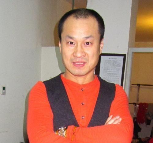 于月仙离世半个月后,被网暴的王老七首发声:我们只是普通同事