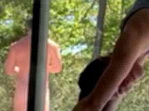 女主播裸瑜伽(糗大纽约州长弟弟疑在老婆做瑜伽时赤身出镜，惨被眼尖网友认出)