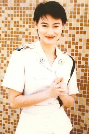 林青霞的胸,巩俐的腿,温碧霞的腰这6位中年女星性感起来迷死人