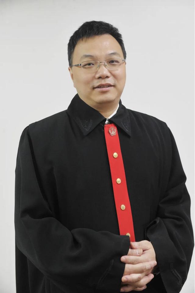 和我谈恋爱的女主播竟是个未成年弟弟?