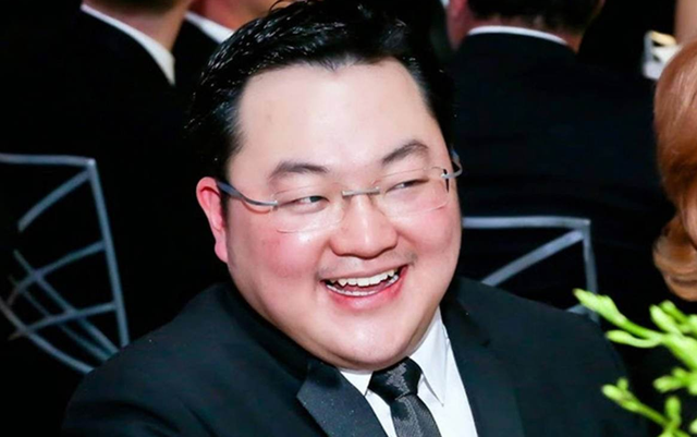 华裔男子花百亿泡全球女星,掏空马来西亚国库,最后惨遭四国通缉