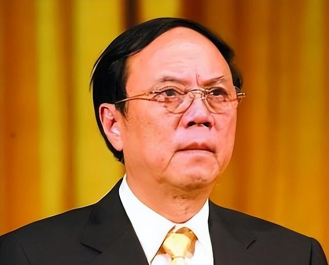 广东“美女主持”李泳：做贪官情妇被判3年，出狱后整容改过自新