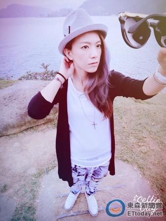张芸京盘发换韩服变甜美妞　自嘲「伪娘娘」扮相频笑场