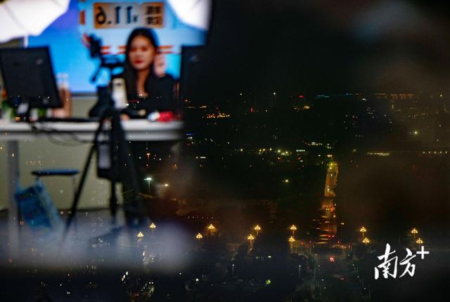 百万粉丝女主播的“双十一”之夜:凌晨3点下播后,她睡在了直播间