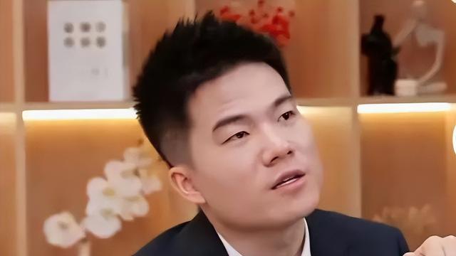 董宇辉晒宠物拜年上热搜,团队举动看出凝聚力,网友评论引热议