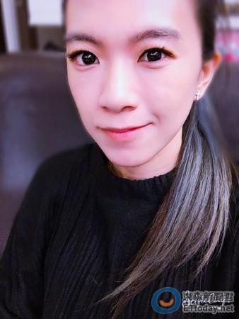 张芸京盘发换韩服变甜美妞　自嘲「伪娘娘」扮相频笑场