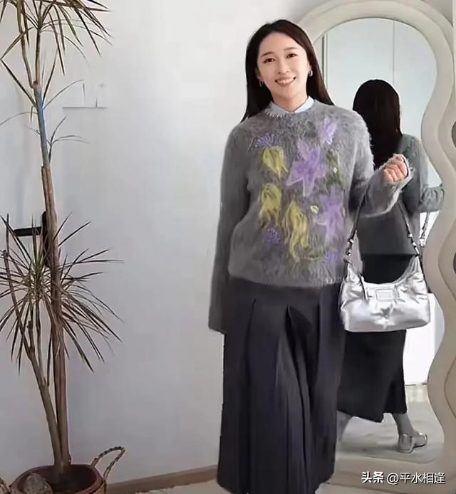 东方甄选爆水背后,她的故事竟然这么牛!