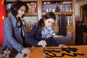 俄罗斯混血女主播(央视中俄混血女主持人刘丽达，身世不凡)