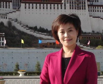 谁知道中央电视台新闻频道所有女主播的名字?