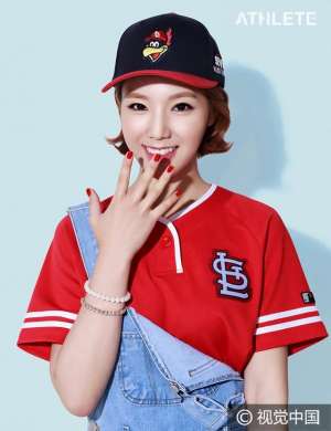 韩国可爱的女主播(运动风也俏皮韩国美女主播延尚恩写真展清纯性感魅力)