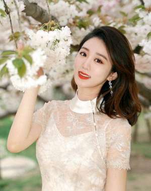 中央新闻女主播(央视中文国际频道十大新闻美女主播，谁实力最强？)