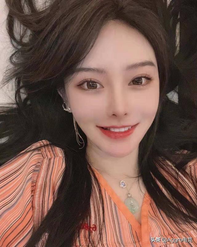 知名女主播清空照片退网，和土豪玩被抓现行，狡辩称他是我弟弟