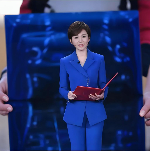 欧阳夏丹近况曝光!没了央视光环,也变回了普通人,她后悔了吗?