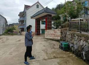 玫瑰女主播在线完整(凌晨，杭州一直播间“榜一大哥”栽了被抓后不停问民警：我女朋友找我了吗？)